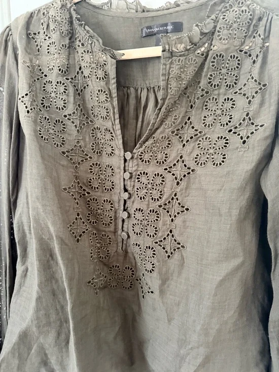 Banana Republic Ramie Eyelet Blouse Boho Embroidered Top - Picture 5 of 7